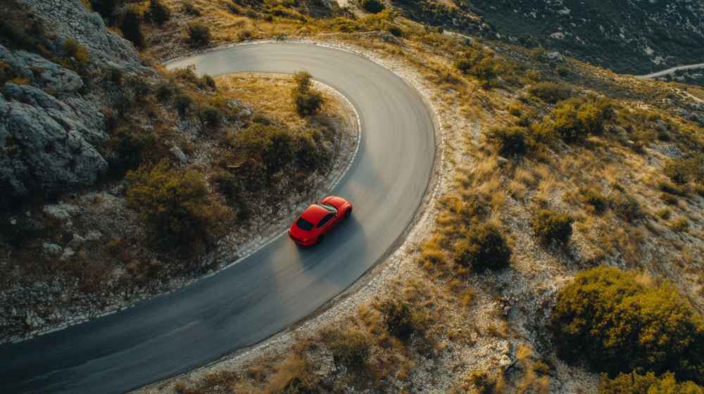 Por qué el coche se balancea en las curvas